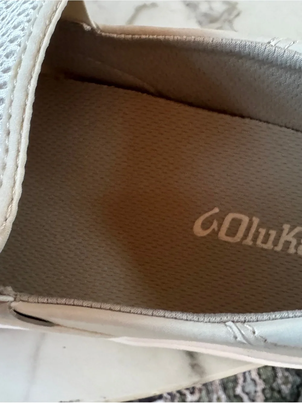 OluKai Laeʻahi Men’s Slip-On Shoes Bone 10443-1919 Size 10